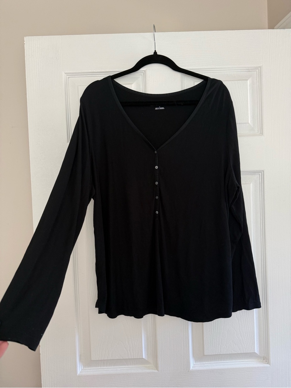 Ava & Viv Black Long Sleeve V-Neck Button-Front Top